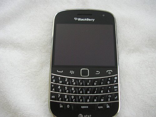 BLACKBERRY BOLD 9900 UNLOCKED TOUCHSCREEN SMARTPHONE On Sale