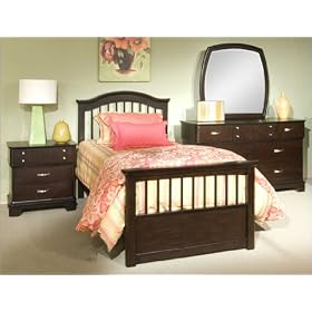 Broyhill Attitudes Spindle Bedroom Set Series in Merlot Attitudes Spindle Bedroom Set in Merlot