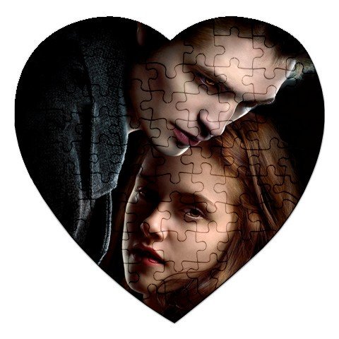 Jigsaw Puzzle Heart of Twilight Edward Cullen and Bella Swan Looking Glamorous