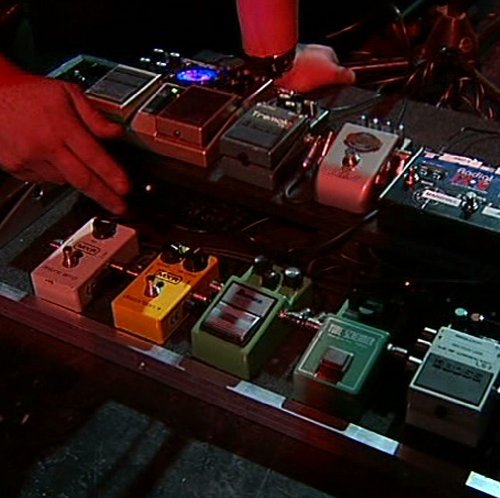 FUZZ: THE SOUND THAT REVOLUTIONIZED THE WORLD(ファズ:世界を変えた音)(初回限定1000部) [DVD+BOOK]