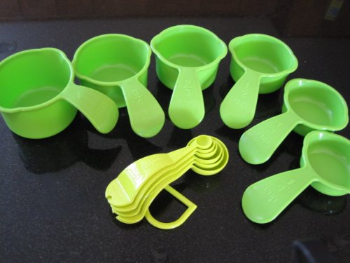 Tupperware Measuring Cup and Spoon Set