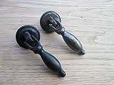 IRONMONGERY WORLDﾂｮ CAST IRON VINTAGE OLD STYLE PEAR TEAR DROP CABINET CUPBOARD DRAWER PULL HANDLE (