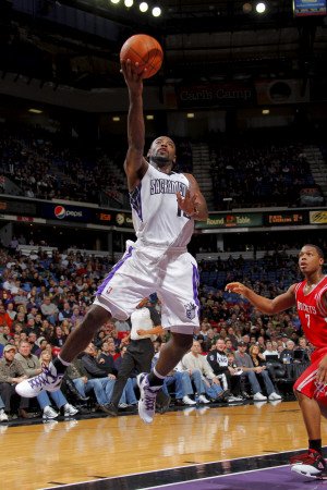 Houston Rockets v Sacramento Kings: Tyreke Evans Photographic Poster Print by Rocky Widner, 28x42