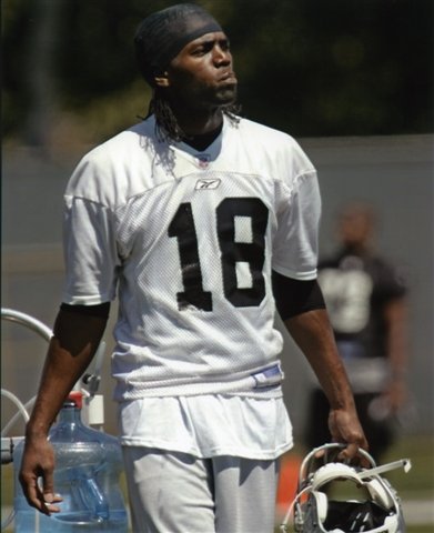 RANDY MOSS OAKLAND RAIDERS 8X10 SPORTS ACTION PHOTO (2)