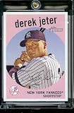 2008 Topps Heritage # 68 Derek Jeter / New York Yankees / MLB Baseball Trading Card in a Protective Screw Down Display Case