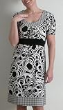 Baranda Womens Print Short Sleeve Dress Framed in Black with Back Tie