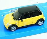 Welly. 1:24 Scale Detailed Die Cast Model - Mini Cooper