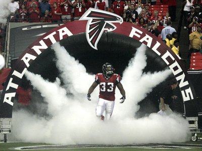 Dolphins Falcons Football: Atlanta, GA - Michael Turner Photographic Poster Print by John Amis, 24x18