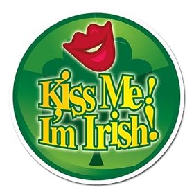 Magnet 5 Inch Round of Kiss Me I'm Irish (Green Shamrock, Celtic, Club, Gold, Irish, Ireland, Little, Charm, Cross, Four Leaf Clover, Jewelry, Necklace, Pendant, Ring, Tattoo, Diamond, Designs, Charm, Lucky, Luck)