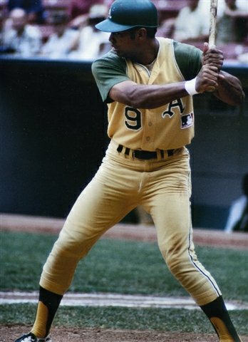 REGGIE JACKSON OAKLAND ATHLETICS 8X10 SPORTS ACTION PHOTO