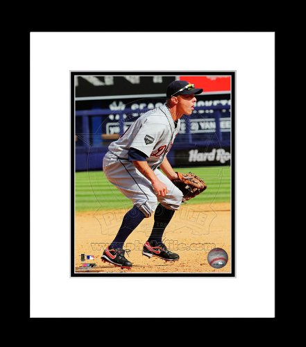 Detroit Tigers Brandon Inge 2011 Fielding Action Framed Picture 8x10