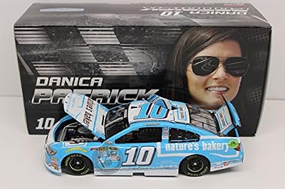 Lionel Racing Danica Patrick #10 Natures Bakery 2016 Chevrolet SS NASCAR Diecast Car (1:24 Scale)