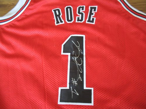 DERRICK ROSE Chicago Bulls Signed Autographed Jersey