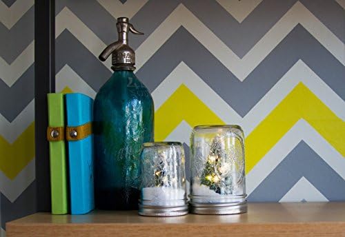 Mason Jar Snow Globe - Tree with LED Lights (Pint Size)