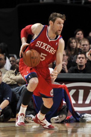 Philadelphia 76ers v Cleveland Cavaliers: Andres Nocioni Photographic Poster Print by David Liam Kyle, 16x24