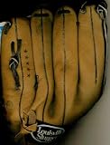 Louisville Slugger Left Handed Baseball Glove