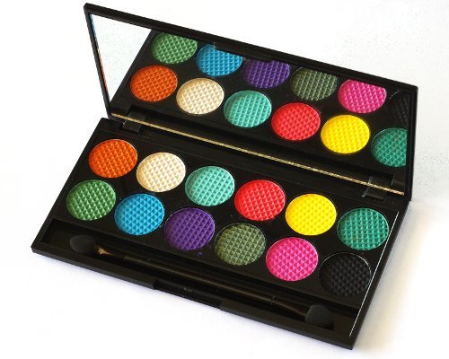 Each i-Divine includes Noir, a classic matte black, perfect for lining your upper lid. 
Try using the Primer Palette as a base for your chosen look. 
Choose the shade(s) that matches your look and prime your lids for long-lasting, vibrant colour.