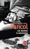 Un homme à distance