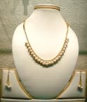 NATURAL PEARLS HANGING SET