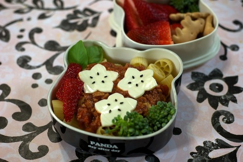 Kotobuki 280-129 2-Tiered Bento Box, Panda Face