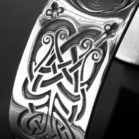 Armreif Triskele, Keltisches Spiral- und Flechtmuster, nickelfrei