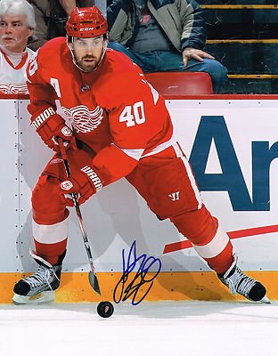 Signed Henrik Zetterberg Photo - 11x14 w COA - Autographed NHL PhotosB00COXF3EE