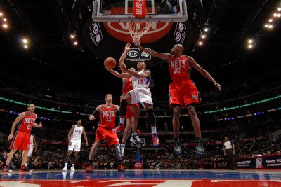 New Jersey Nets v Los Angeles Clippers: Eric Gordon, Kris Humphries and Travis Outlaw Photographic Poster Print by Noah Graham, 28x42