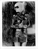 BRIDGET FONDA BLACK SHINY LEATHER AND DARK GLASSES ALL LEGS 8X10 PHOTO BM8025
