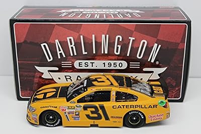 Lionel Racing Ryan Newman #31 Caterpillar Darlington ARC HOTO 2015 Chevy SS NASCAR Diecast Car (1:24 Scale)