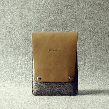 Charbonize Genuine Leather and Wool Felt sleeve case for Apple iPad Mini (Grey)