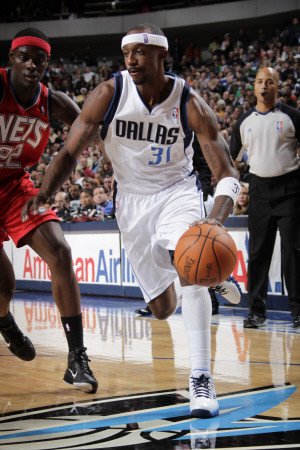 New Jersey Nets v Dallas Mavericks: Jason Terry and Anthony Morrow Photographic Poster Print by Glenn James, 16x24