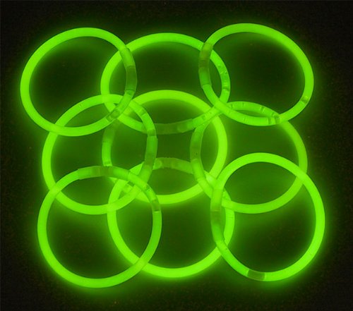 Click here to buy 8 Lumistick Glowsticks Glow Stick Bracelets GREEN (Tube of 100) by LumiStick.