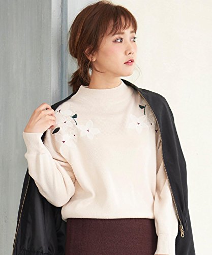 (マジェスティックレゴン) MAJESTIC LEGON フラワー刺繍ニットプルオーバー