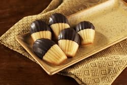 Donsuemor Dipped madeleines