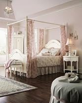 Isabella Rosy Poster Bed With Framed Top