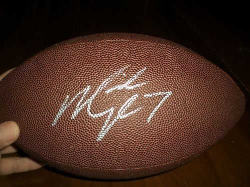 MICHAEL VICK SIGNED AUTOGRAPHED FOOTBALL PHILADELPHIA EAGLES