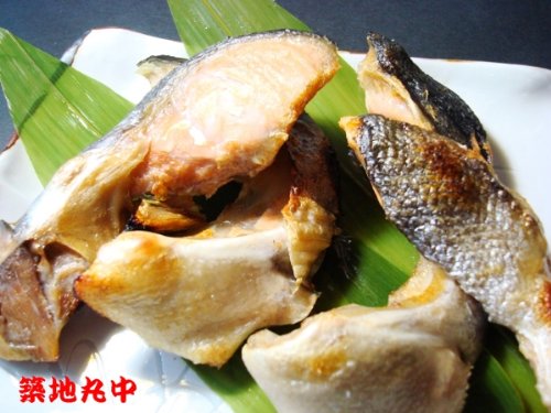 ≪築地丸中≫　天然秋鮭のカマ（北海道産）500ｇ！さすがに旨い！