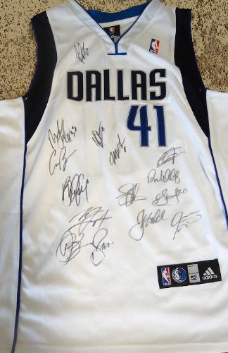 Dallas Mavericks Team Autographed / Signed Basketball Jersey