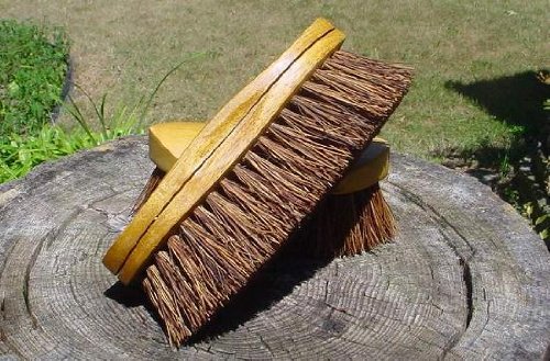 LEGENDS Oiled Palmyra Curved-Back Mud Brush