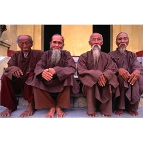 photographie Monks from the Buddhist Hoa Hao sect in Chau Doc. est disperible en (L x H): 30 x 20...