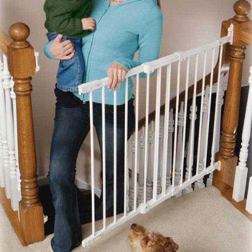 Angle Mount Safety Gate - by Kidco 28” to 42.5
