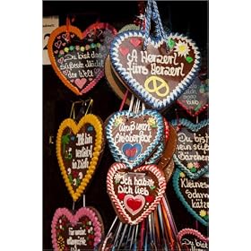 photographie Lebkuchenherz, heart-shaped cookies made from Lebkuchen, sold during Oktoberfest. es...