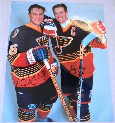 Wayne Gretzky & Brett Hull Autographed St. Louis Blues 11x14 Photo W/PROOF, Pictures of Wayne & Brett Signing For Us, Edmonton Oilers, Team Canada, Los Angeles Kings, St. Louis Blues, New York Rangers, The Great One, Stanley Cup Champion