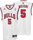 Andres Nocioni Youth Jersey: adidas White Replica #5 Chicago Bulls Jersey - Large (14-16)