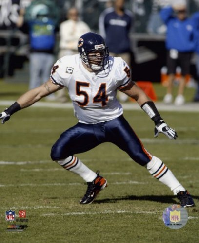 Brian Urlacher Chicago Bears 8x10 Photo (2007 Action, White Jersey)