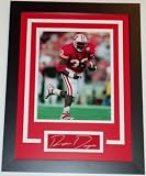 Autographed Dayne Photograph - Jersey Cut Custom Framed a Wisconsin Badgers 8x10 1999 Heisman Trophy Winner