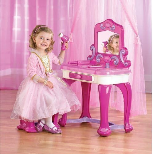 American Plastic Deluxe Vanity with 15-piece Acce