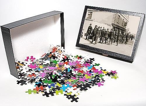 Photo Jigsaw Puzzle Of Policemen W/ Suitcases