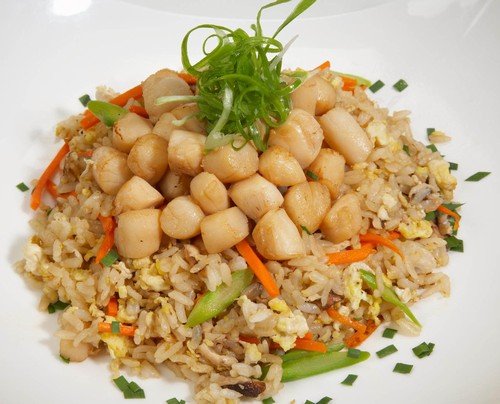 Fresh Dry diver Bay Scallops - 70-100 per pound - Four Pounds