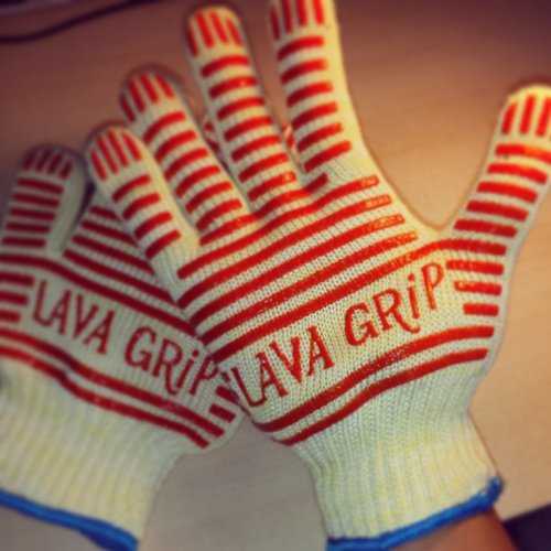 No More Scorched Hands.... Or YOUR MONEY BACK! Guaranteed! "Your Hands Are Precious. GO LAVA! Protect Them With Lava Grip"You reach for your 8 year old oven mitt from Aunt Thelma. Hoping your burnt fingertips wont hurt as bad this time. Well, never again! Introducing Lava Grip Crazy Heat Resistant Kitchen Gloves.